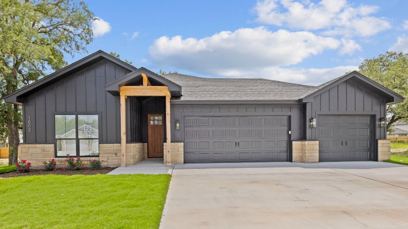 1802 Paint Horse Trail 